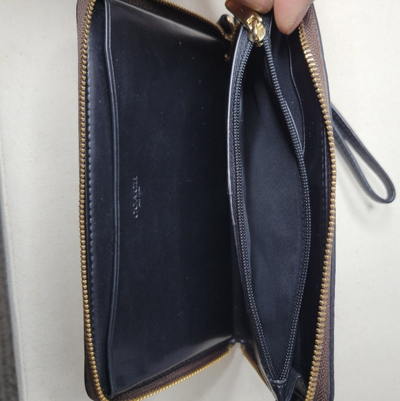 Coach Signature Brown Large Phone Wallet In Signature Canvas - Picture 14 of 15